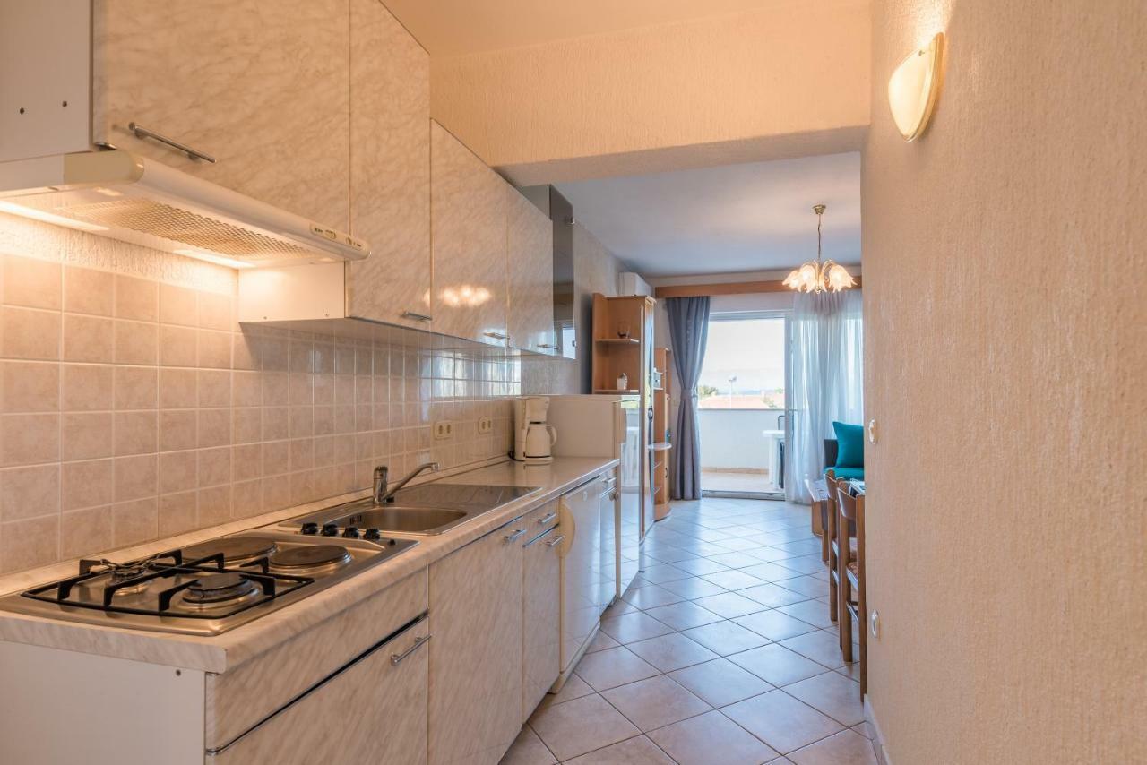 Pansion Dujmovic 1 Malinska Exterior foto